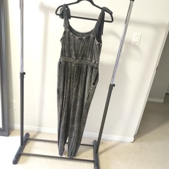 SOLD Torrid Black Mineral Wash Super Soft Jersey Knit Tie Strap Jumpsuit Sz 2 - Picture 7 of 16